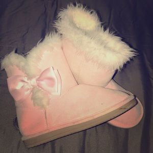 Baby pink ugg boots !